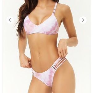 NWOT Forever 21 Large Bikini Top and Bottoms